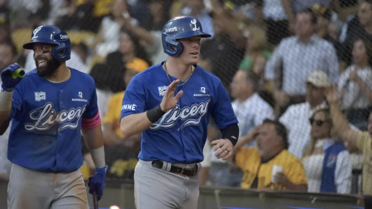 Alfaro y Johnston empujan al Licey al primer lugar