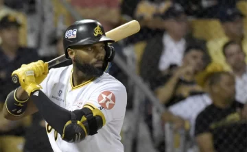 Aguilas retienen a Aderlin Rodríguez