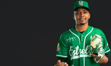 Águilas adquieren a lanzadores Edwin Uceta y Randy Vásquez.