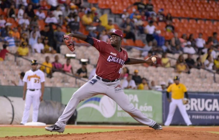 Gigantes del Cibao firman al lanzador zurdo José De Paula