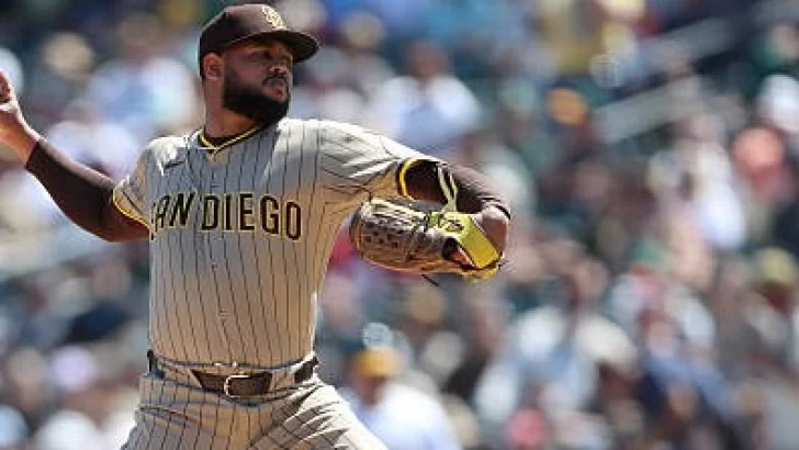 Randy Vásquez gana duelo 405 de dominicanos