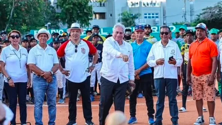 Homenaje de Fedom a Vitelio Mejía es recibido por Chilote Llenas