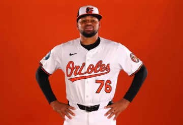 Yaramil Hiraldo  el  947 en MLB y el toro 130