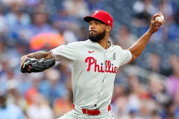 Cristopher Sánchez  navega hacia su quinta victoria