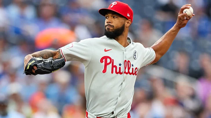 Cristopher Sánchez  navega hacia su quinta victoria