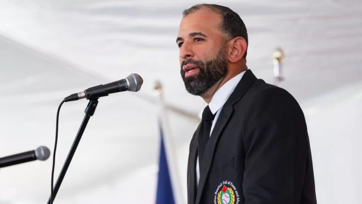 José Bautista se emocionó en la inducción al Salón de la Fama Canadiense