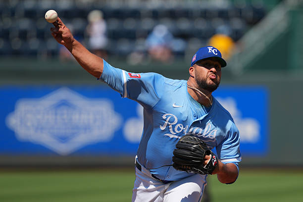 Carlos Estévez deja atrás a Doval, Neris y Feliz