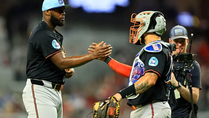 Félix Bautista consigue su 17.º salvamento