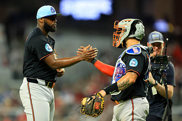 Félix Bautista consigue su 17.º salvamento