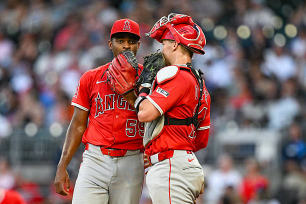 José Soriano se recupera con siete entradas en blanco