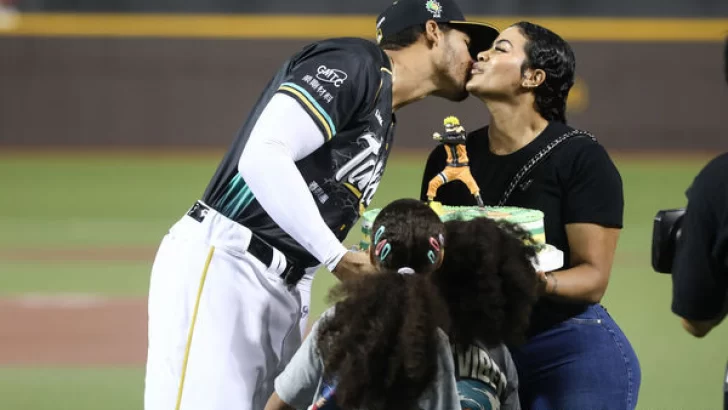 Steven Moya; “A mi reina que ya está en el cielo, te amaré por siempre”.