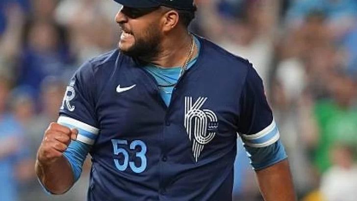 Carlos Estévez empató su  marca personal de 31 salvados