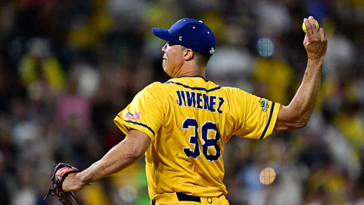 Ubaldo Jiménez con dos pitcheos hace el trabajo