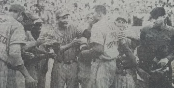 Alonzo Perry da hómer con los sacos llenos para dar campeonato a  Licey