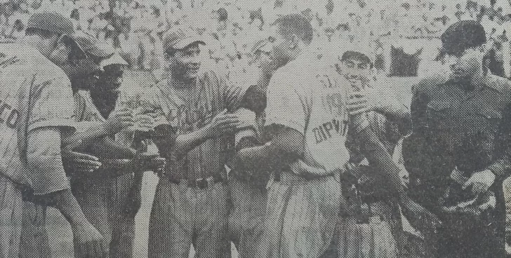 Alonzo Perry da hómer con los sacos llenos para dar campeonato a  Licey