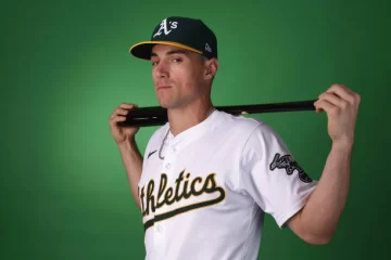 Contratan a Armando Álvarez