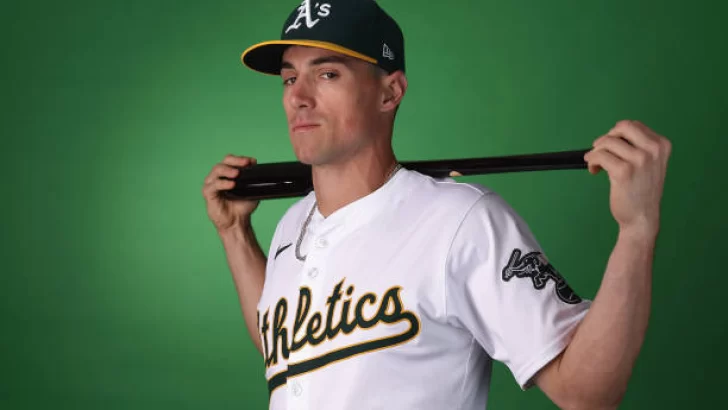 Contratan a Armando Álvarez