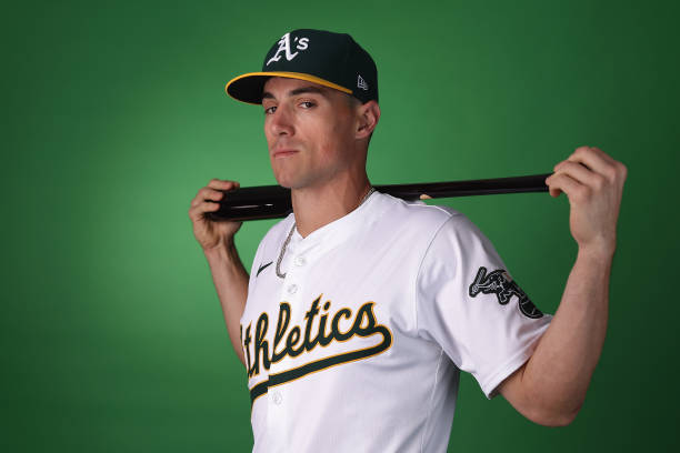 Contratan a Armando Álvarez