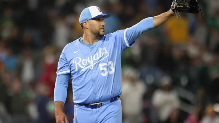 Estévez hace historia con los Reales al coronarse líder