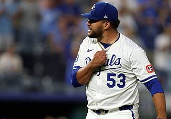 Carlos Estévez convierte su salvamento número 37