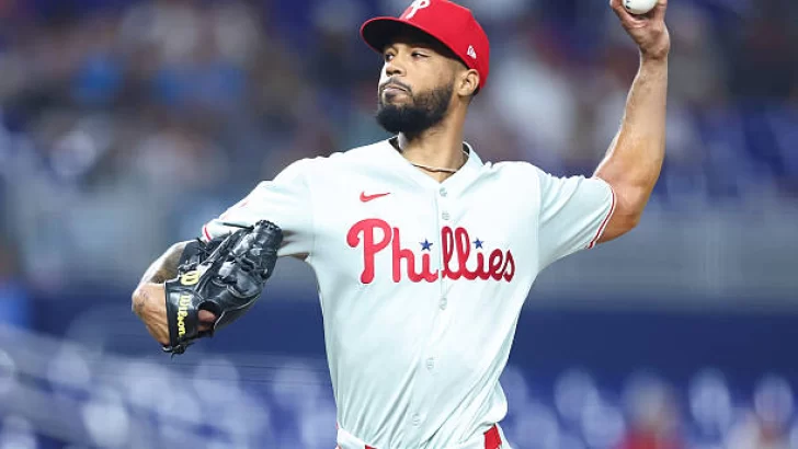 Cristopher Sánchez consigue su  victoria 12