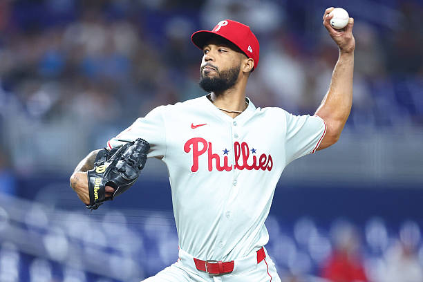 Cristopher Sánchez consigue su  victoria 12