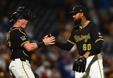 Dennis Santana consigue su 13.º salvamento