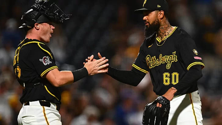 Dennis Santana consigue su 13.º salvamento