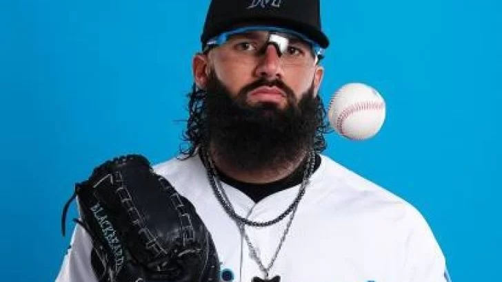 Anuncian al lanzador zurdo Devin Smeltzer, primer importado