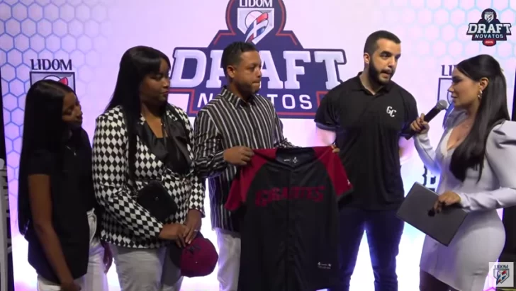 Gigantes seleccionan a Emil Morales