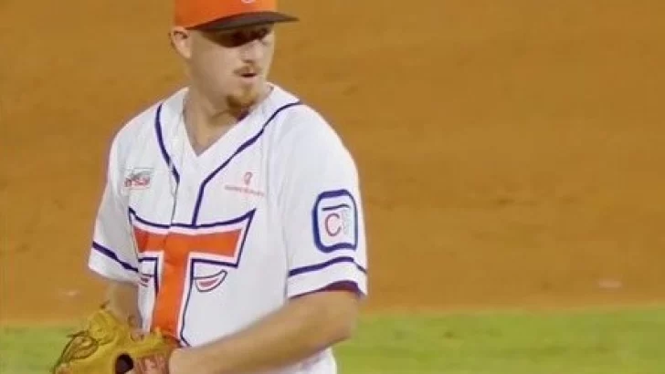 Contratan por segundo año a Joe Corbett