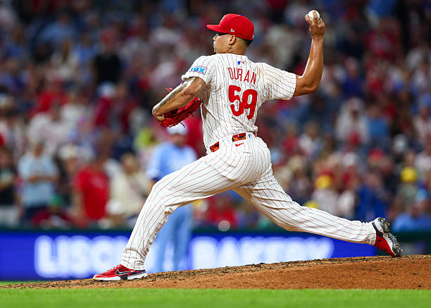 Jhoan Durán consigue su salvamento número 30