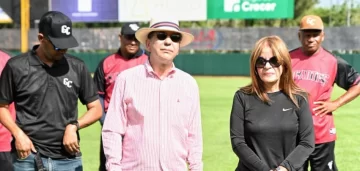 Jose-A.-Garia-Expresidente-y-Yisell-Infante-administradora-728x346