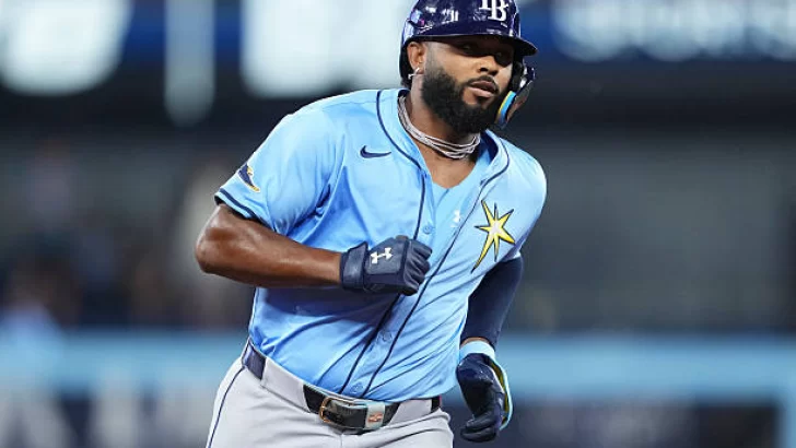 Junior Caminero a uno de Carlos Peña