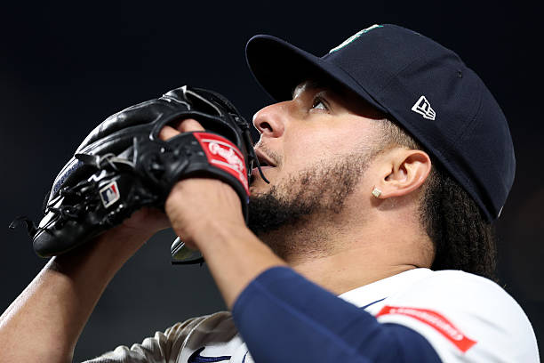 Luis Castillo poncha 10 y va a postemporada