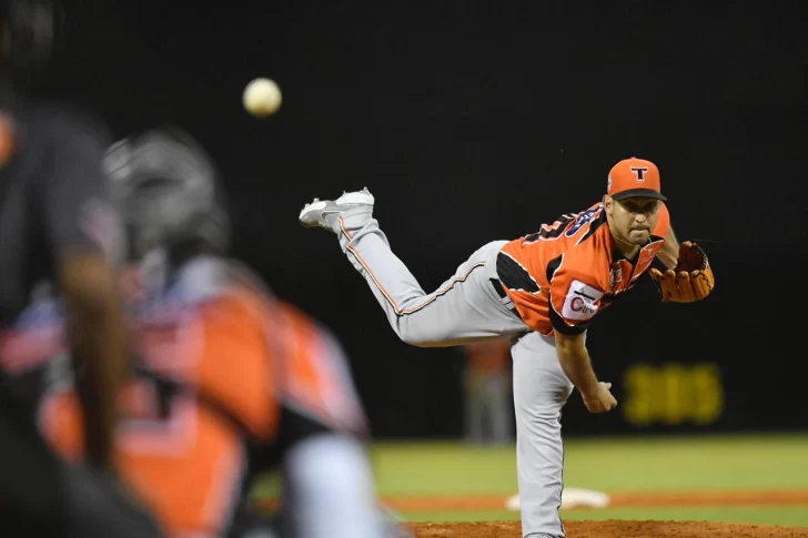 Contratan a Paolo Espino como importado