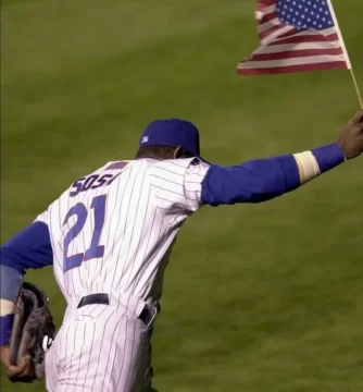 A pesar del jonrón número 59 de Sosa, los Astros resisten y apagan sus esperanzas de playoffs