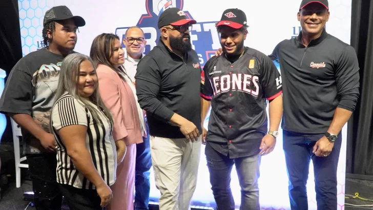 Carlos Peña: «Somos privilegiados por elegir a Rainiel Rodríguez»