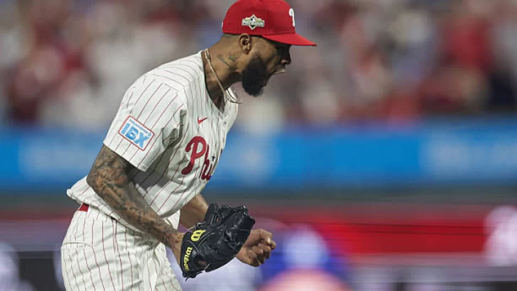 Cristopher Sánchez 8 K; Luis Gil pierde  