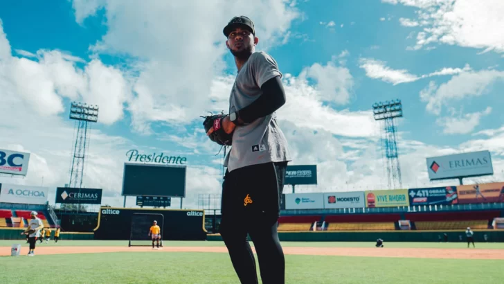 Diez años después, Ynoa subirá al montículo