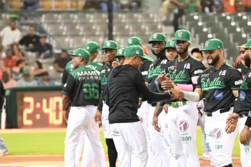 Rodolfo Castro remolca cinco en debut triunfal del torneo para Estrellas que ganaron 7-3 a Toros Rodolfo Castro remolca cinco en debut triunfal del torneo para Estrellas que ganaron 7-3 a Toros