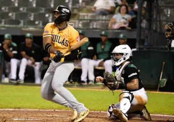 Las Águilas remontan ante las Estrellas para ganar 6-5 y extienden su vuelo ganador