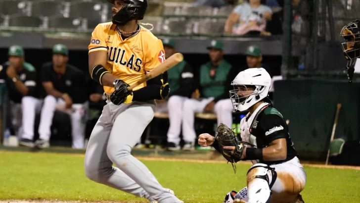 Las Águilas remontan ante las Estrellas para ganar 6-5 y extienden su vuelo ganador