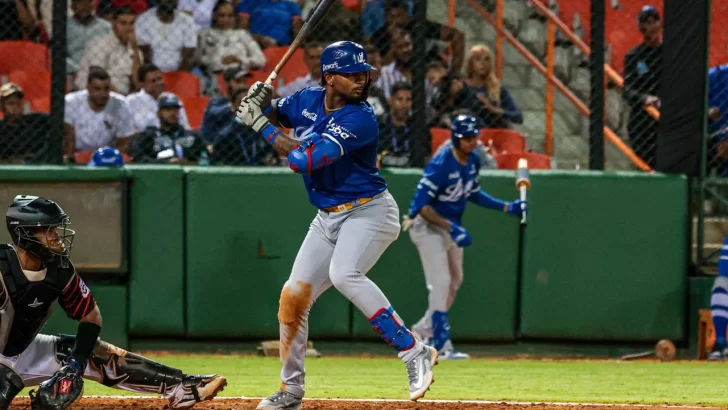 Lawlar y Adames lideran rally del Licey en triunfo 8-2 sobre los Toros
