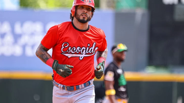 Estrellas derrotan Escogido