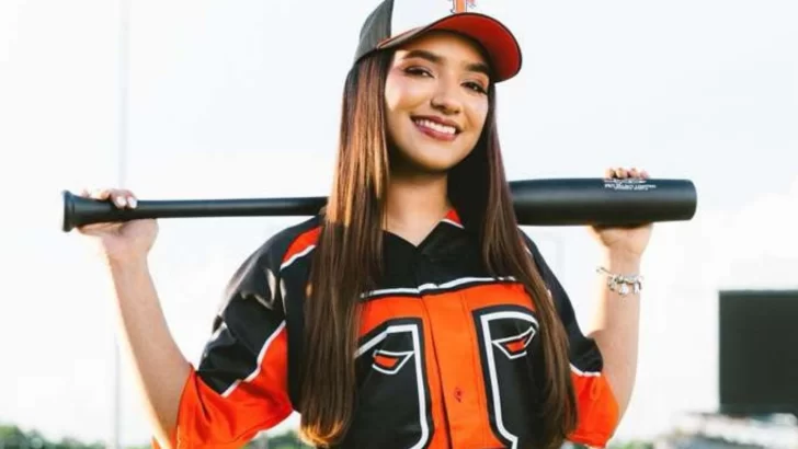 Davianny Castro nombrada madrina