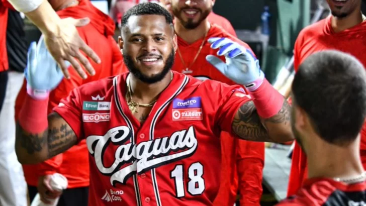 Contratan a jardinero boricua Nelson Velázquez