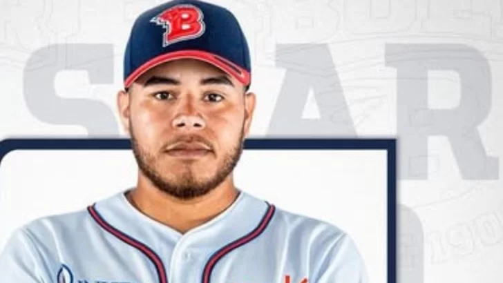 Triston McKenzie y Oscar Rayo contratados