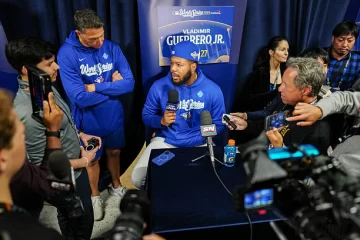 Vladimir-Guerrero-Media-Guide-5