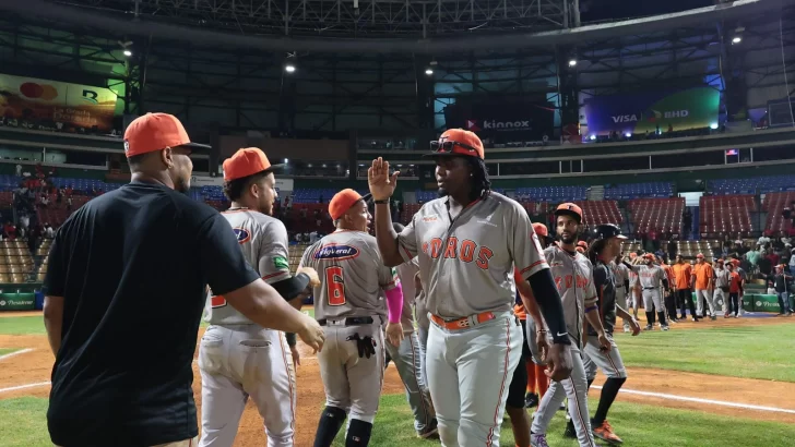 Celestino y Sánchez lideran triunfo de los Toros